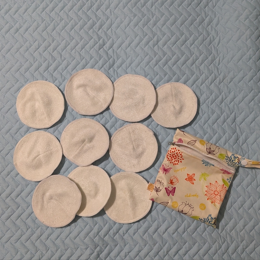 Kindred Bravely White Nursing Pads with Floral Bag